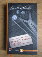 Agatha Christie - Conacul dintre dealuri